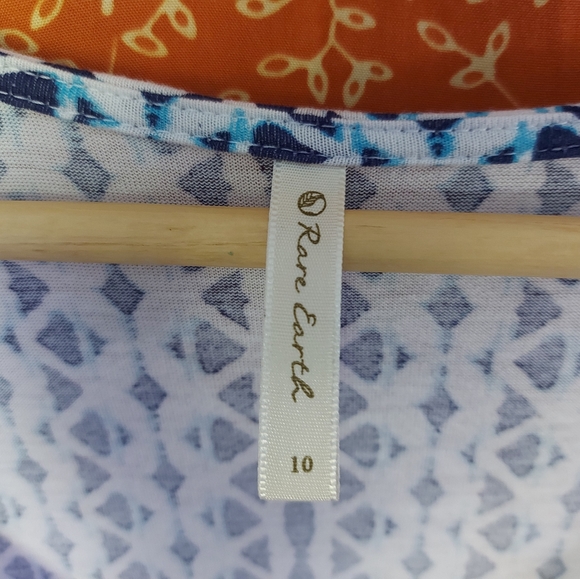 Printed shift dress. - Picture 3 of 4